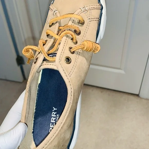 Women Speery Boat Shoes. - Picture 9 of 13